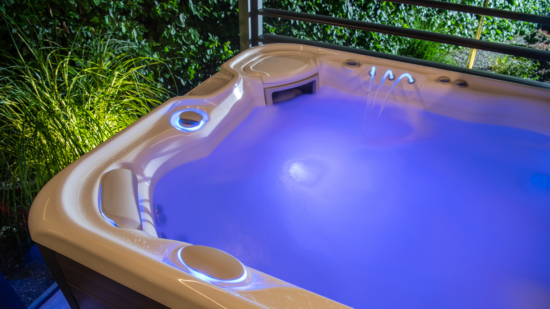 12 Hot Tub Supplies You Need To Try For 2025