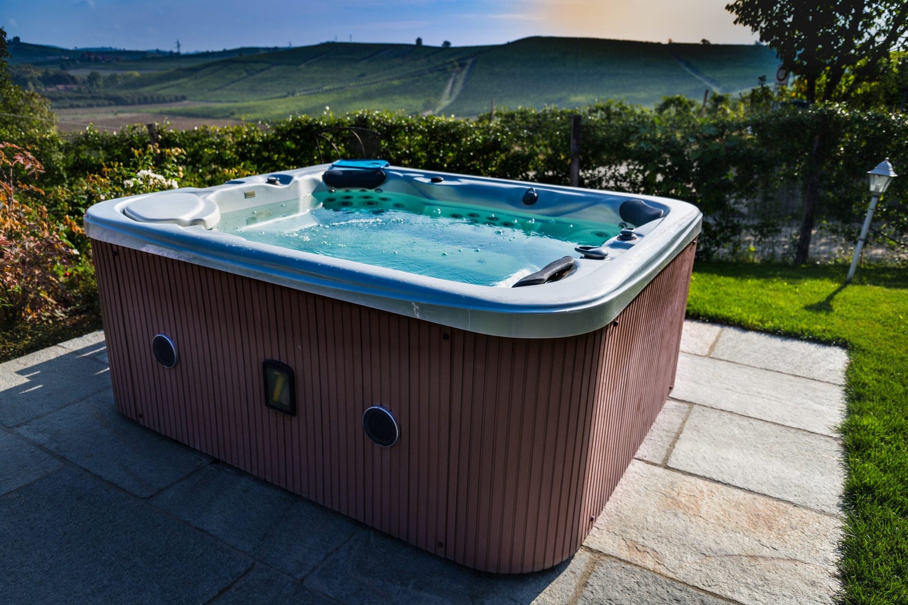 The Ultimate Hot Tub Buying Guide for 2026