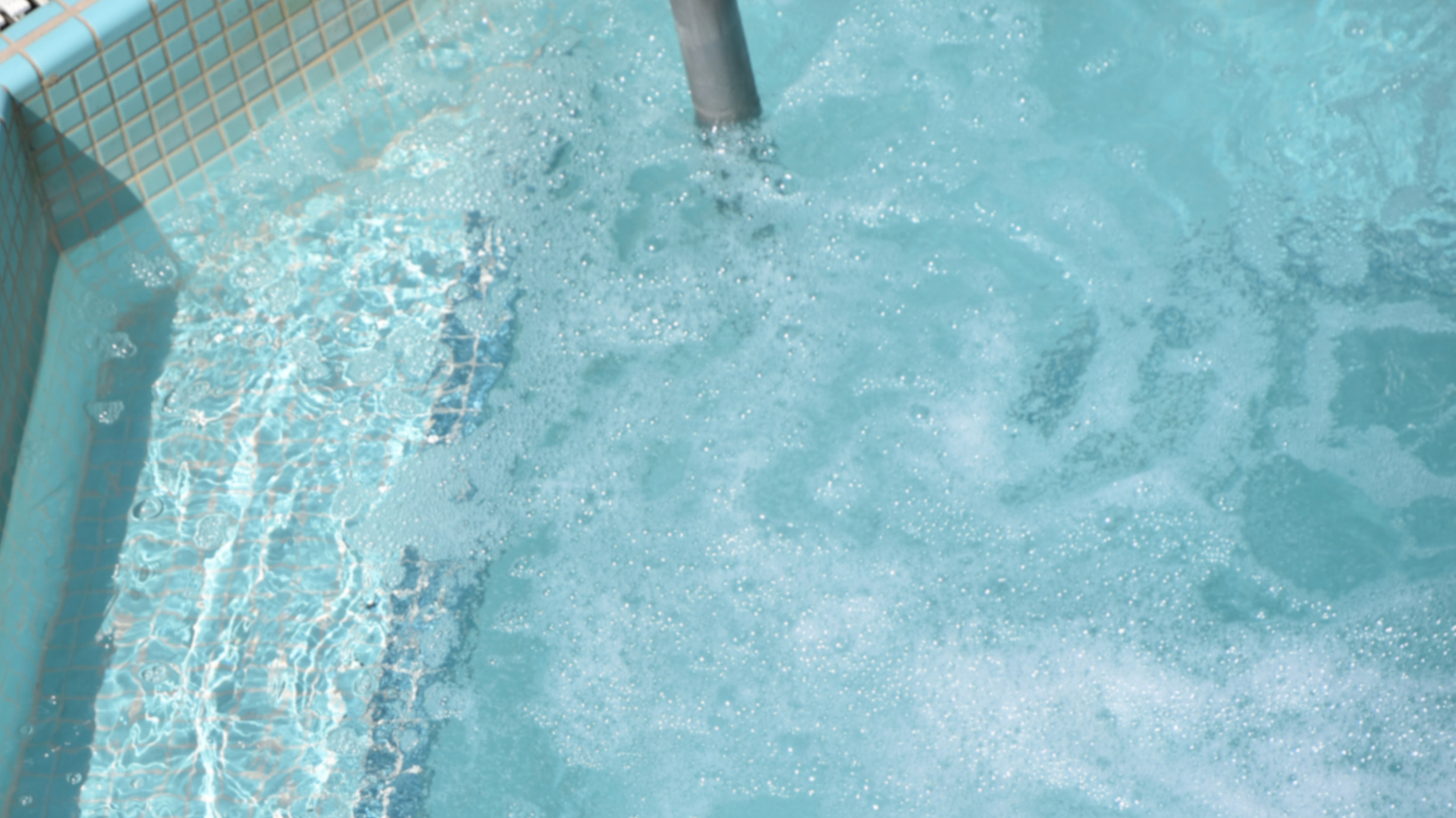 TubTabs all-in-one hot tub cleaning tablet — Canadian-made weekly spa maintenance tablet.